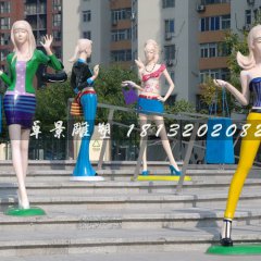 玻璃鋼步行街人物雕塑，動(dòng)漫人物雕塑