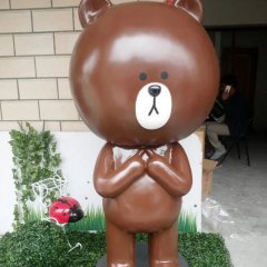 玻璃鋼小熊雕塑，玻璃鋼卡通熊雕塑