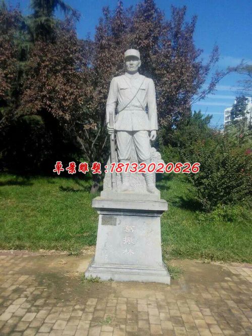 革命烈士雕塑，廣場英雄石雕