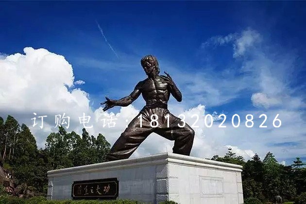 李小龍銅雕，廣場(chǎng)李小龍銅雕