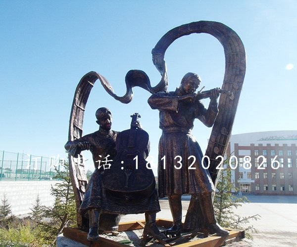 拉提琴銅雕，廣場人物奏樂銅雕