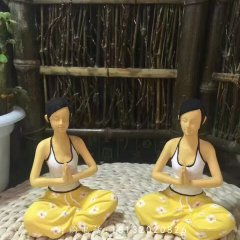 練瑜伽的女孩雕塑，玻璃鋼人物雕塑