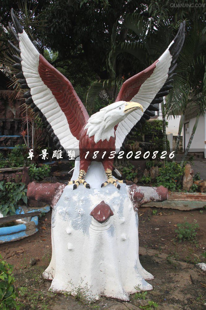 玻璃鋼老鷹雕塑，雄鷹展翅雕塑