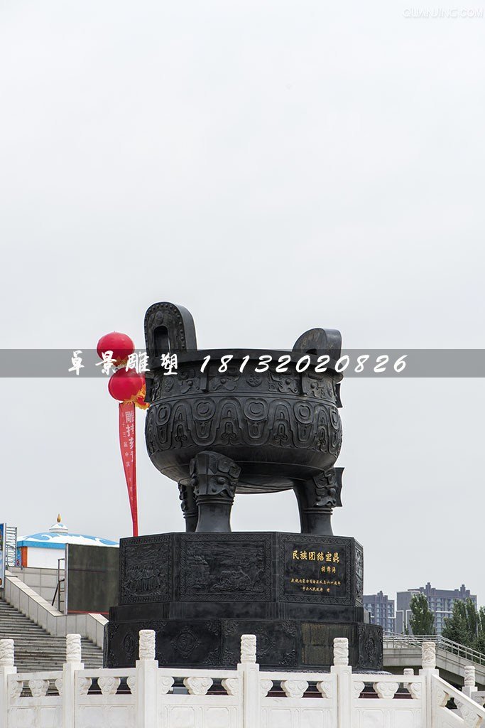 三足銅鼎雕塑，廣場(chǎng)寶鼎銅雕 (2)