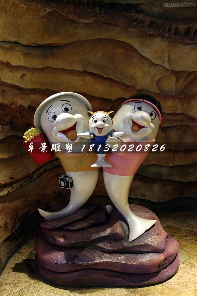 小海豚一家雕塑，玻璃鋼卡通雕塑