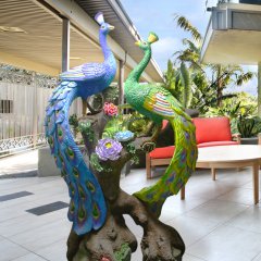 玻璃鋼孔雀雕塑，動物雕塑
