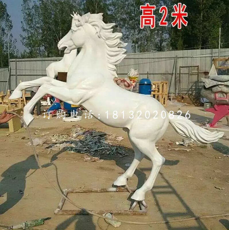 白色立馬雕塑，玻璃鋼動物雕塑