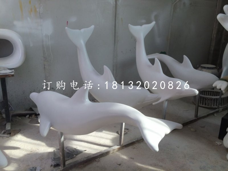 白海豚雕塑，玻璃鋼動(dòng)物雕塑
