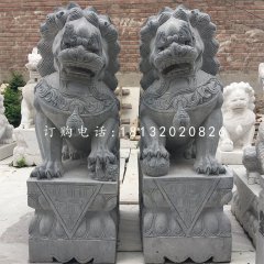 青石踩球獅子，看門獅子石雕