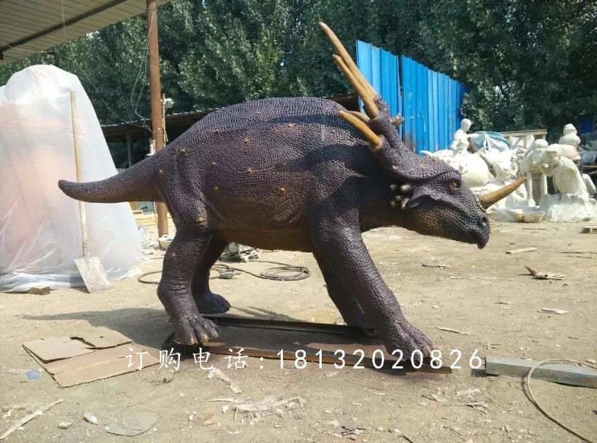 玻璃鋼仿真恐龍，公園動物雕塑.jpg