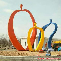 不銹鋼城市鏤空蘋(píng)果雕塑